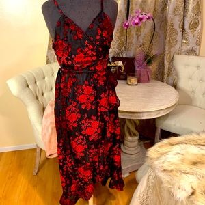 Red showstopper slit dress 💃🏻